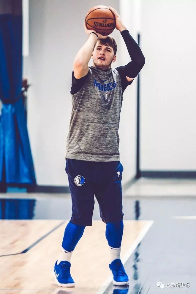 巴黎圣日耳曼训练开放日；国际比赛日完成体检引欢呼；国王杯在即；医务组通报恢复 -欧博体育